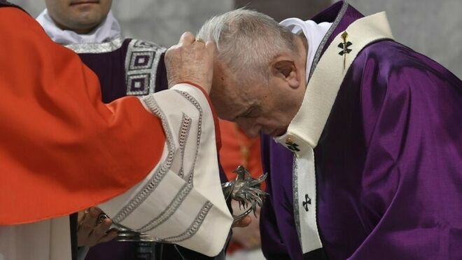 Francisco recibe la ceniza
