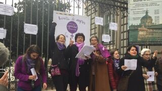 Pepa Torres y otras teólogas, religiosas y laicas en la 'revuelta' de mujeres en la Almudena
