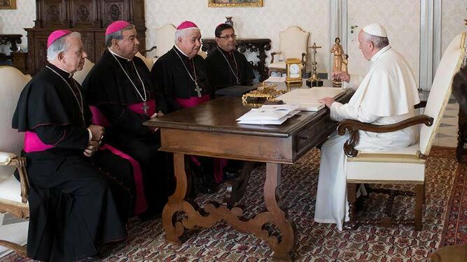 Ante el Papa. Compromisos.