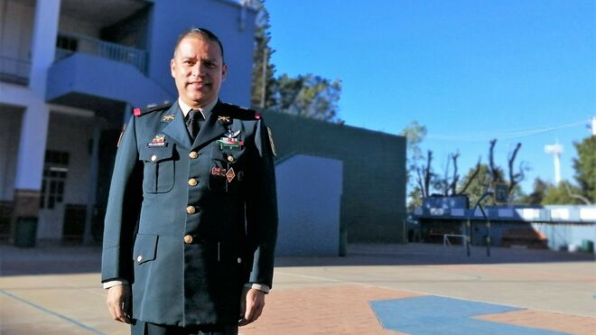 Capitán del Ejército mexicano inculca valores a niños maristas