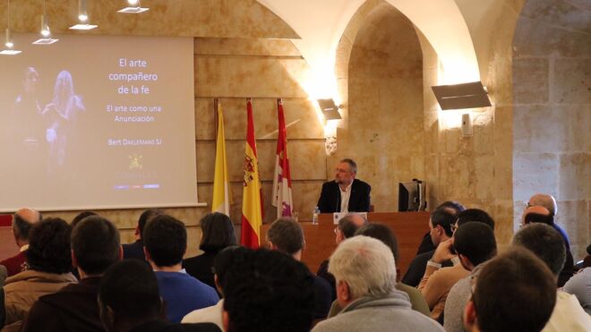 Bert Daelemans analiza el arte y la fe en las fiestas de la Facultad de Teología de la UPSA