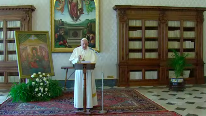 Francisco rezó el Angelus desde el Palacio Apostólico