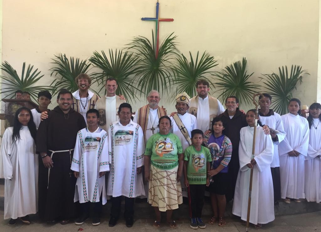 Foto de Familia tras la ordenación