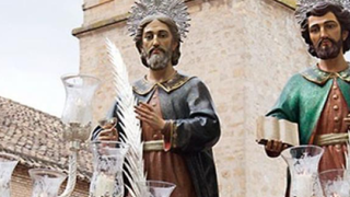 Cosme y Damián, portando ungüentos y un libro