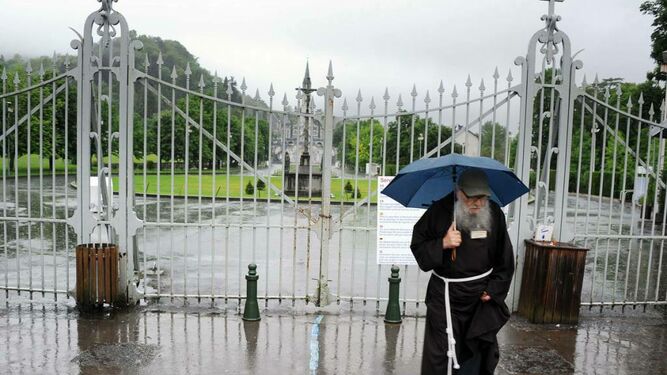 El santuario de Lourdes echó el cierre por primera vez en su historia durante el confinamiento