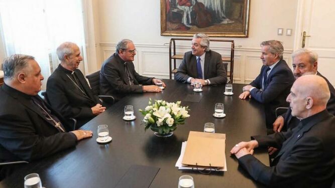 Los obispos argentinos se reúnen con el presidente del país, Alberto Fernández