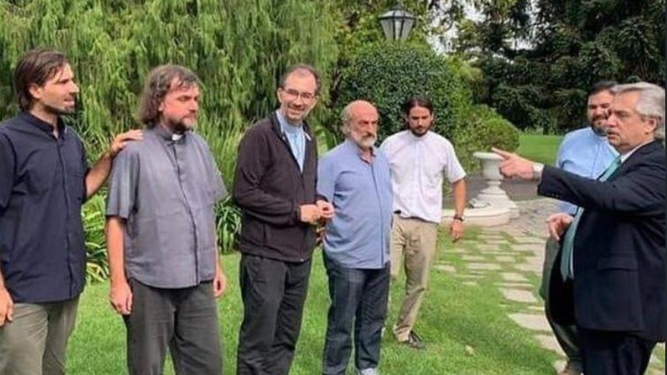 Curas villeros con el Presidente de Argentina