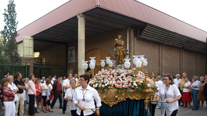 Procesión de la Virgen en el barrio Oliver