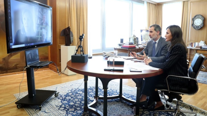 Videoconferencia de los Reyes con representantes de Cáritas
