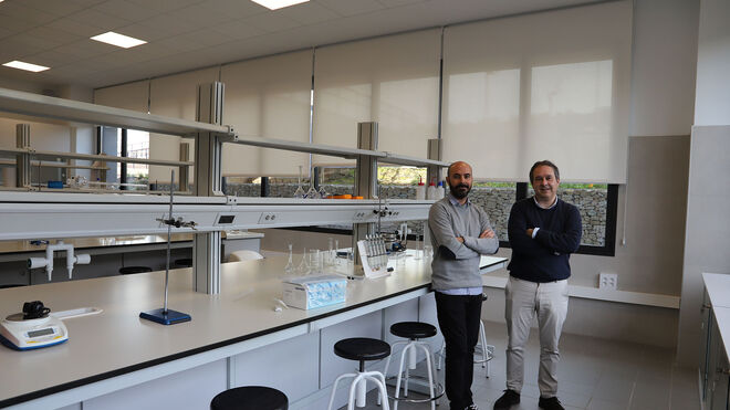 Manuel Antonio Díaz, Doctor en Ingeniería Química y Juan Carlos Serrano Ruiz, investigadores