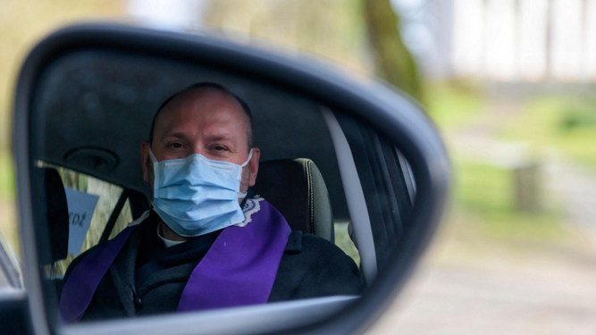 Sacerdotes mexicanos previenen ante el coronavirus