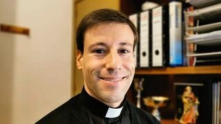 El sacerdote Pablo Martínez acaba de superar el coronavirus  y comparte su experiencia