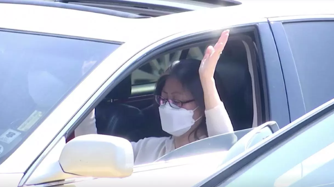 En misa desde el coche, para prevenir el coronavirus. Corea del Sur