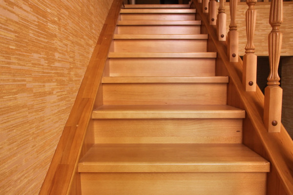 depositphotos_1892231-stock-photo-beautiful-interior-stairs
