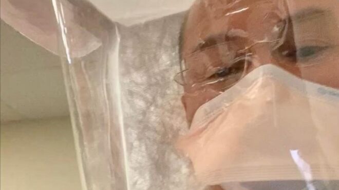 Sacerdote mexicano se capacita para enfrentar al coronavirus