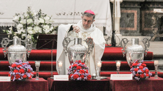 Obispo de Plasencia en la misa crismal