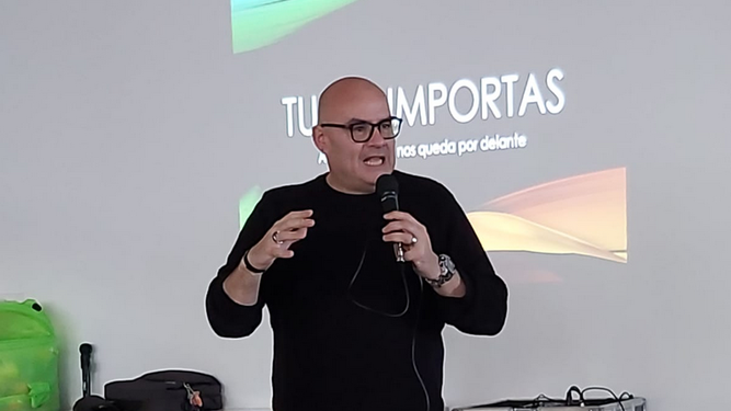 Vicente Esplugues