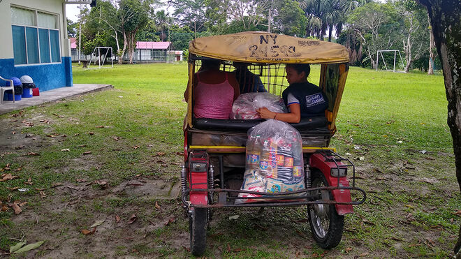 Reparto de comida en Iquitos