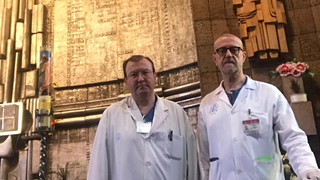 Eugenio Zornoza y Julián Esteban, capellanes castrenses del hospital madrileño Gómez Ulla