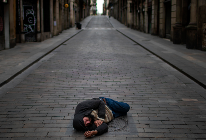 Abandonado en medio de la calle