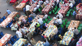 El tradicional 'iftar', este año roto por el coronavirus