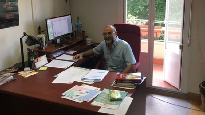 José Antonio Cano trabajando