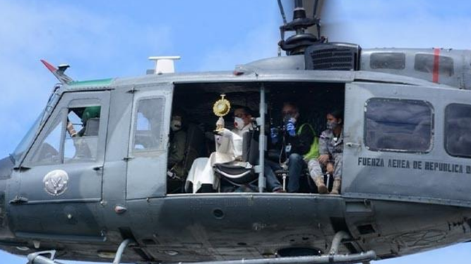Bendición desde helicóptero