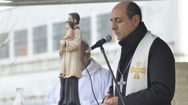 Mon. Víctor Fernández , arzobispo de La Plata