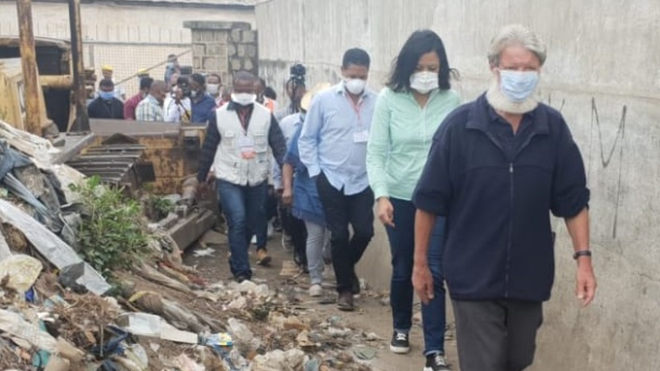 El padre Opeka al frente, ante la emergencia