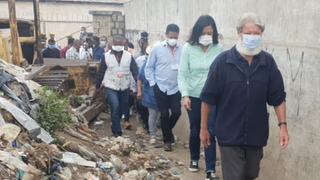 El padre Opeka al frente, ante la emergencia