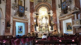La Basílica de la Virgen, hoy a mediodía.