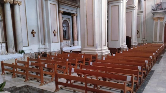 Preparativos en una iglesia de Valencia