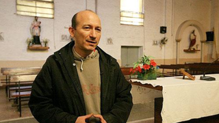 Luis Domínguez, cura obrero en Buenos Aires y médico terapista