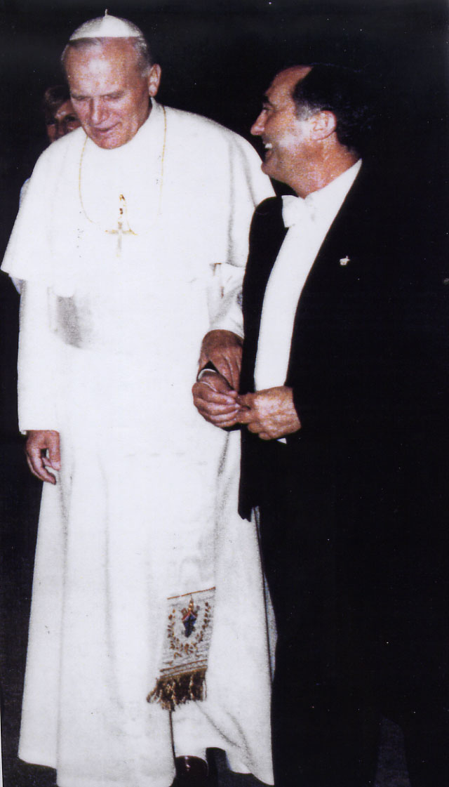 1985 JPII CON EMILIO IPINZA 00