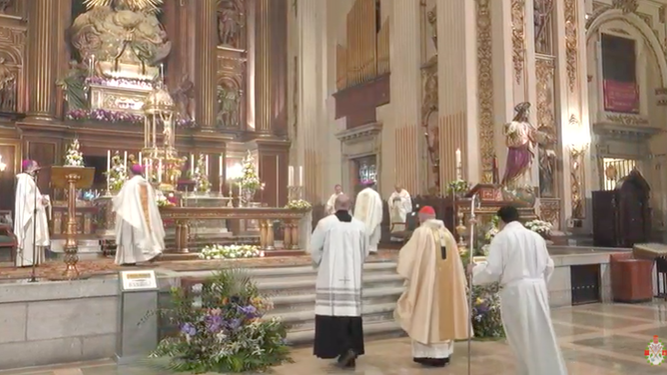 Procesión en la basílica de San Isidro