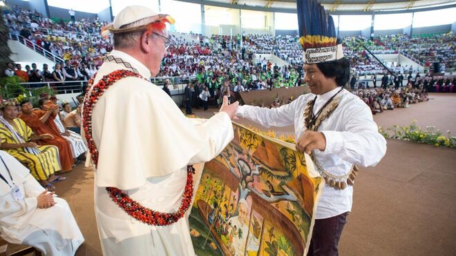 Francisco se encuentra con los pueblos indígenas en Puerto Maldonado, Perú