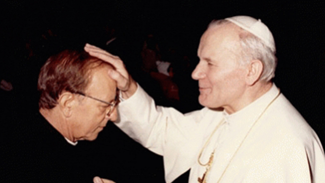 Juan Pablo II bendice a Marcial Maciel