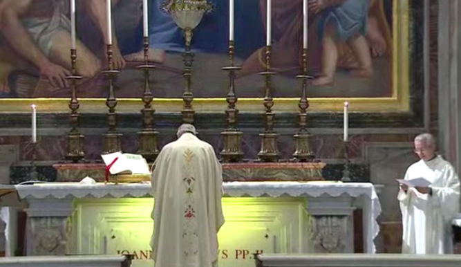 Misa por Juan Pablo II en el altar que conserva sus reliquias
