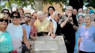 Placa a Mercedes Loring