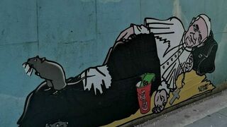 Un "Papa mendigo" denuncia "la pandemia de la pobreza" en las calles de Milán