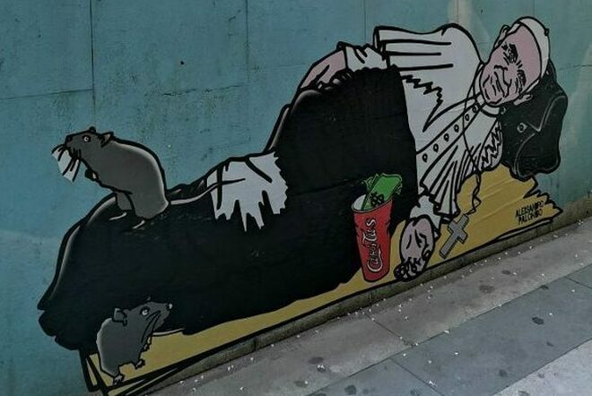 Un "Papa mendigo" denuncia "la pandemia de la pobreza" en las calles de Milán