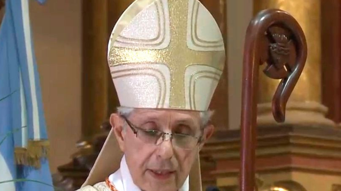 Poli durante el tedeum