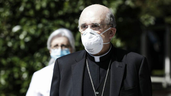 Carlos Osoro, con mascarilla