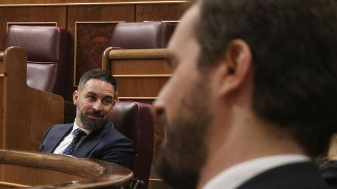 Santiago Abascal y Pablo Casado, en el Congreso