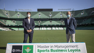 Izquierda, Ángel Haro, presidente del Real Betis Balompié; Derecha, Gabriel Pérez, rector de la Universidad Loyola