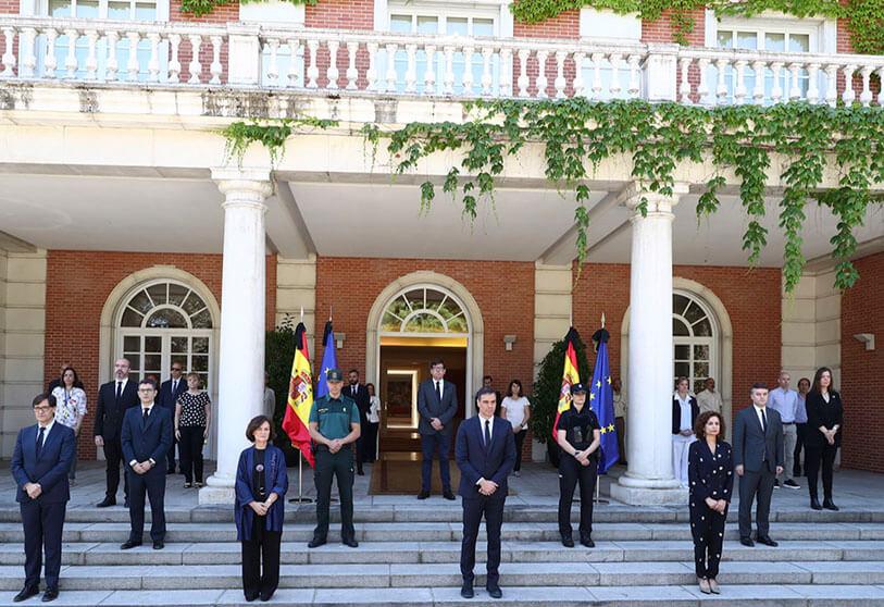 Atalayar_El Gobierno de España guarda un minuto de silencio