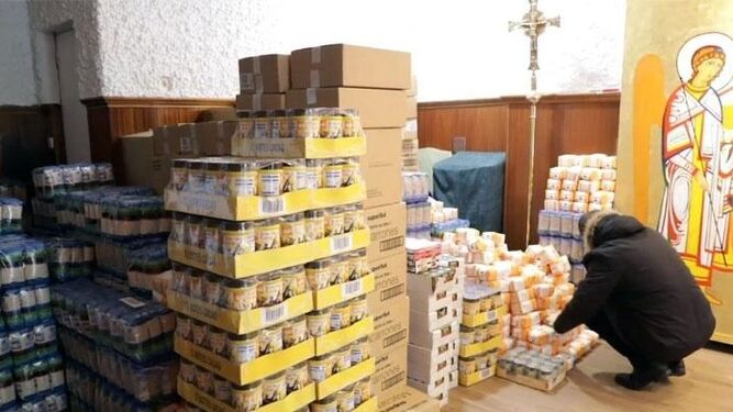 Iglesia de Madrid. Almacén de comida en tiempo de pandemia