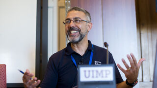 Eduardo Segura: “Si Dios se ha hecho materia, todo cambia.”