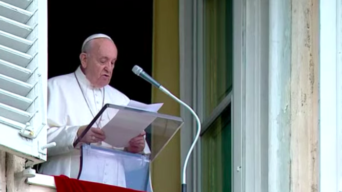 Francisco, en el Angelus