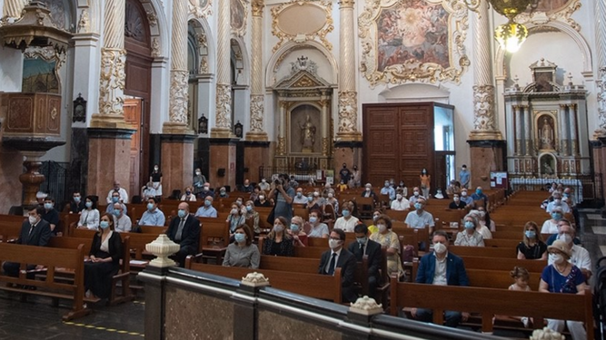 Celebración en recuerdo de los fallecidos del coronavirus en Valencia